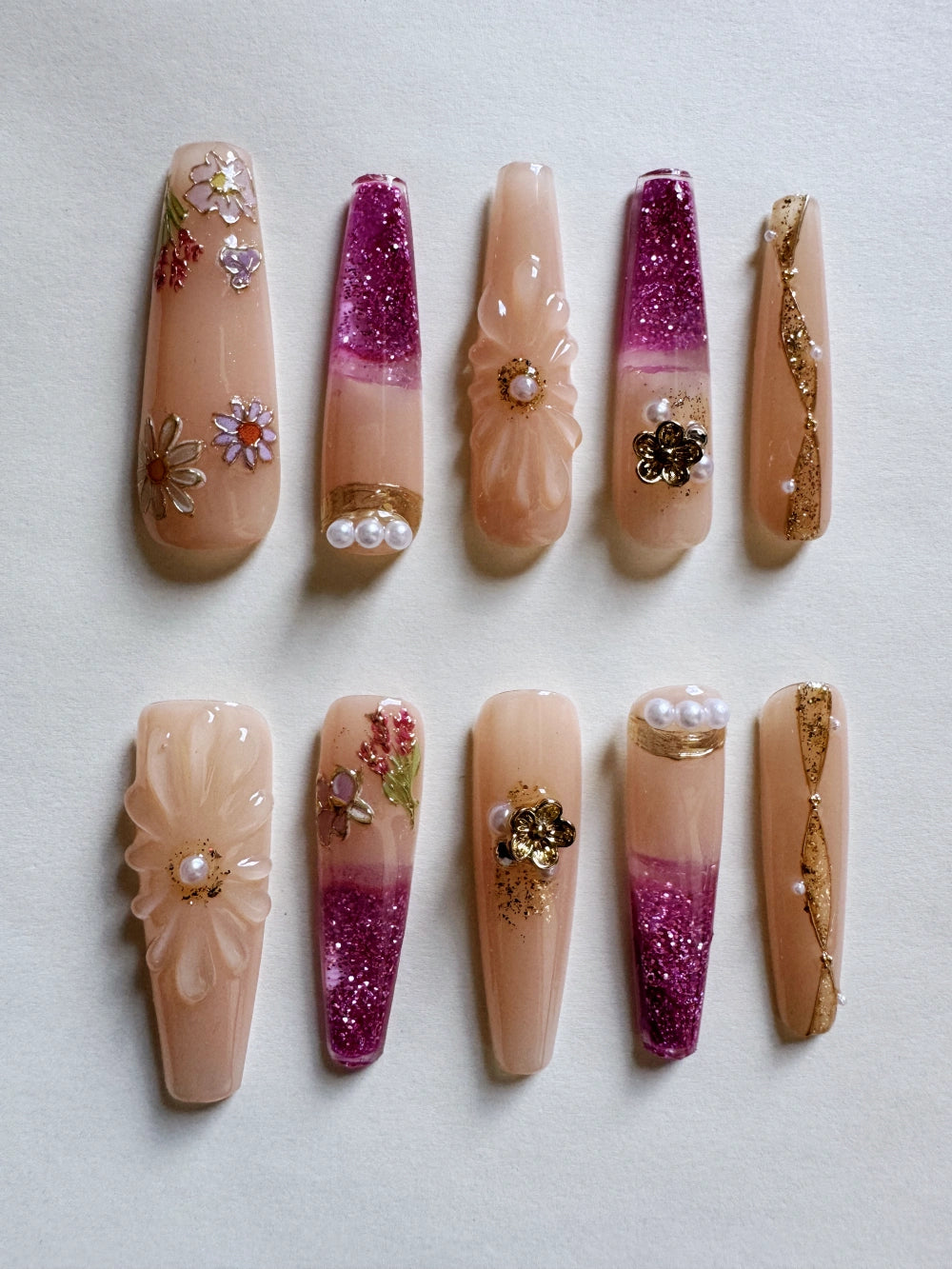 Golden Lotus Hand Drawn New Chinese Style Cat Eye Flowing Sand Nail Art